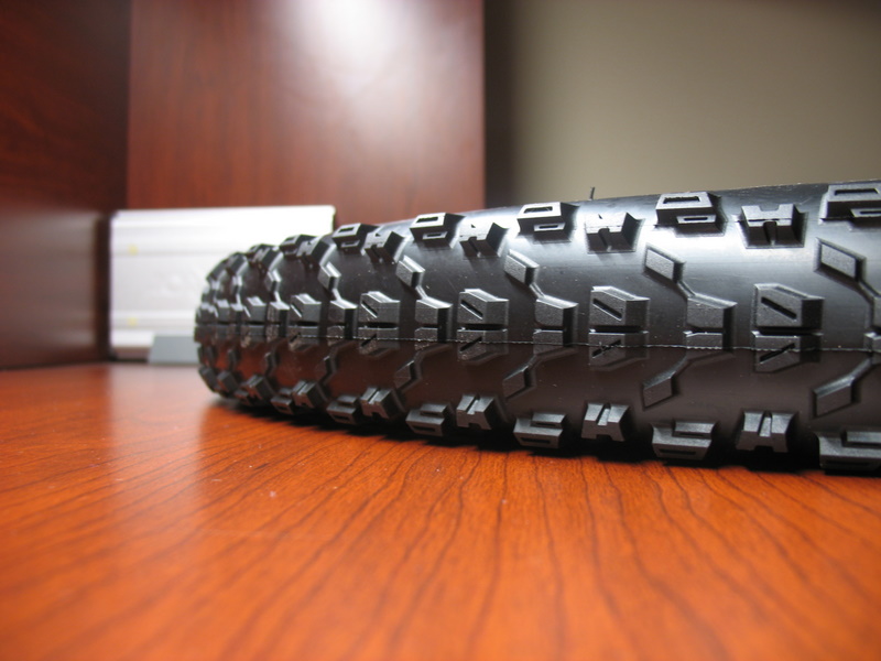 Maxxis Ardent Tread Pattern img 4397