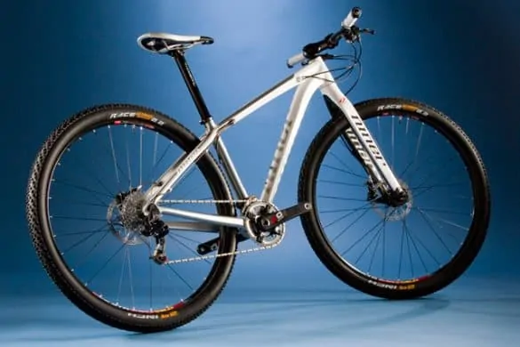Niner Air 9 in Vanna White