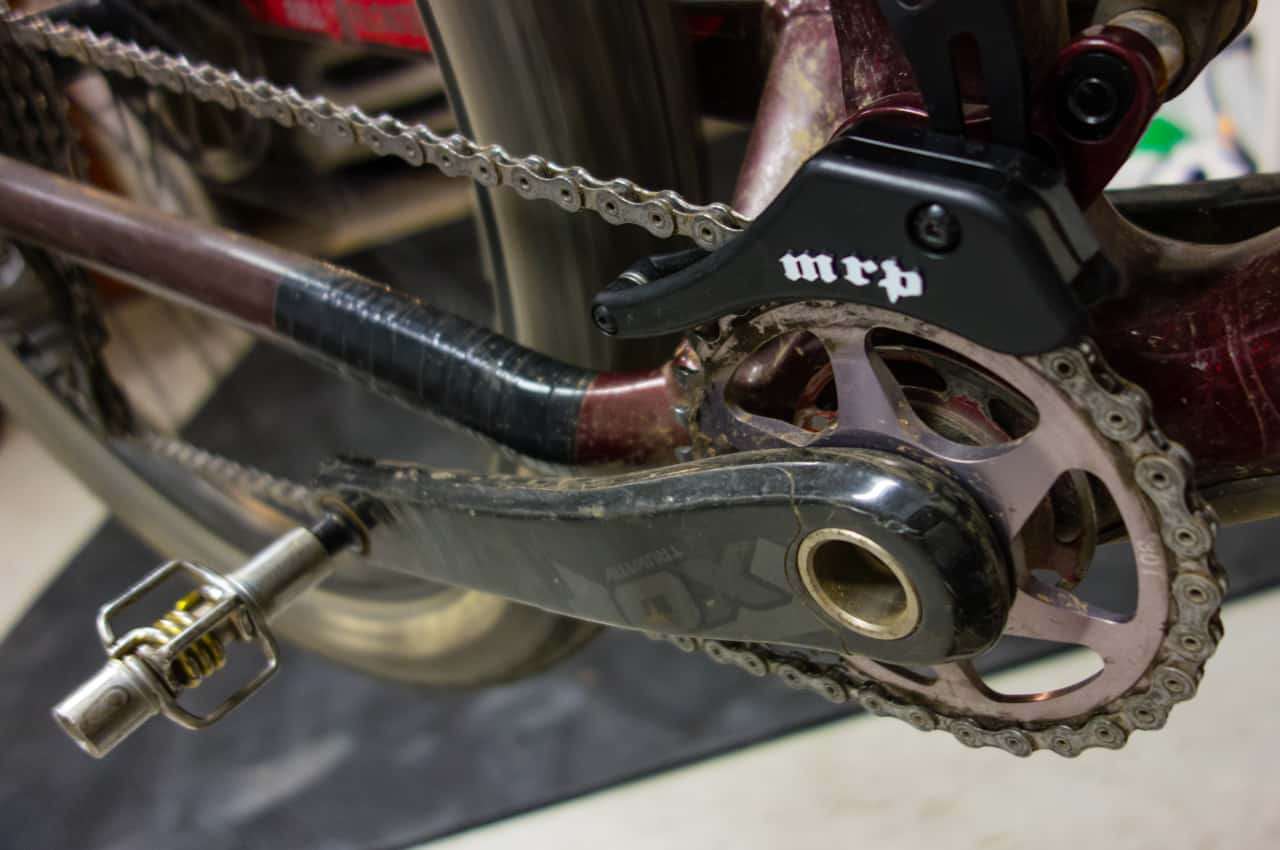 Chain guides. Успокоитель цепи Mrp x1. Успокоитель цепи direct Mount. Успокоитель цепи Cannondale Moterra Chainguide BLK. Успокоитель цепи для велосипеда Mrp.
