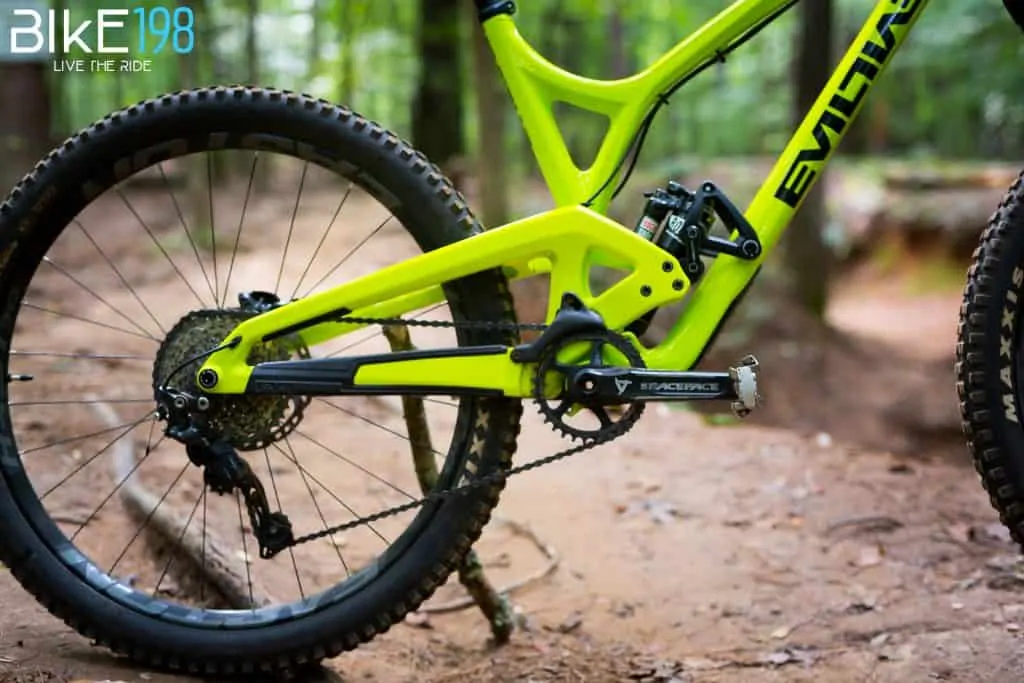 SOLVED: Clipless vs Flat Pedals - Which one should you choose? 13 Clipless vs Flat Pedals