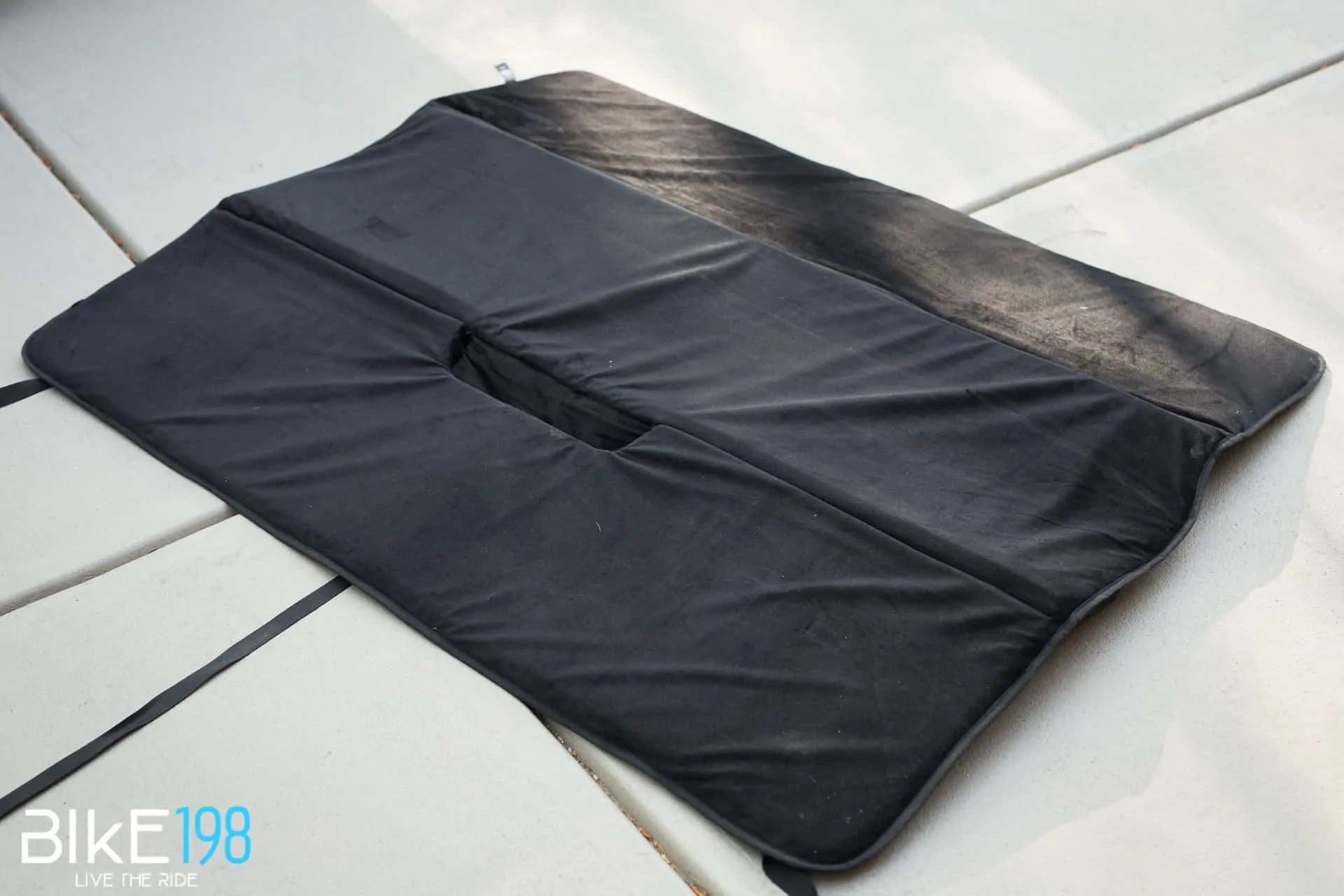 Review / Race Face Tailgate Pad / Size Large 19 Race Face Tailgate Pad Large