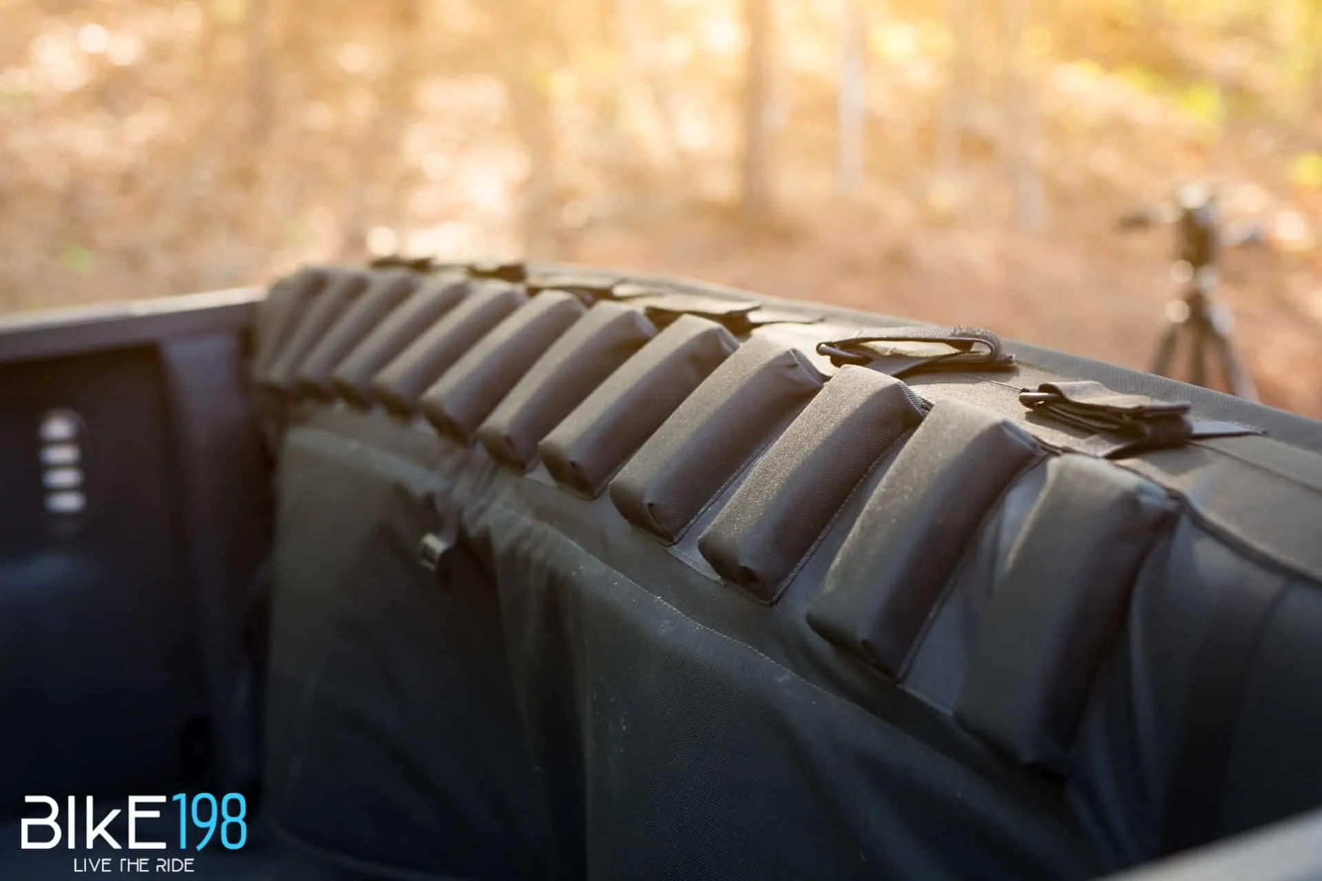Race Face Tailgate Pad Large