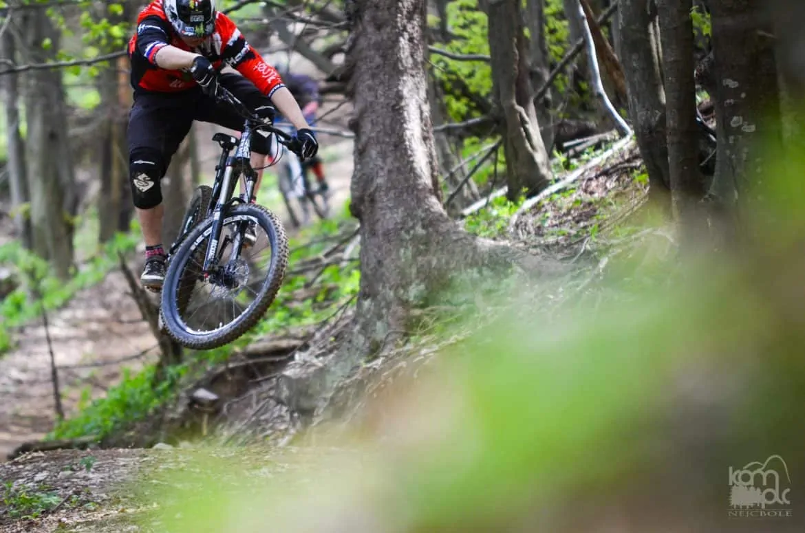 Enduro Mountain biking