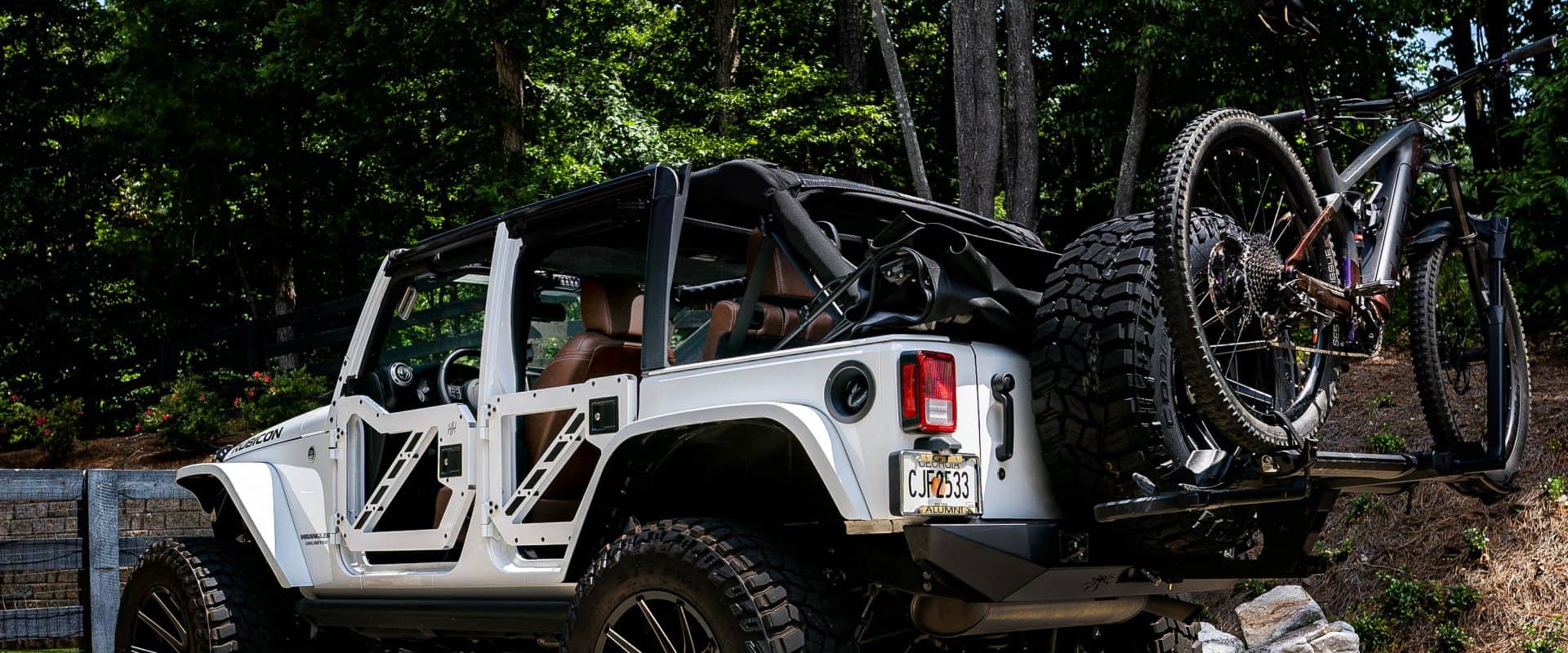 Jeep Wrangler with Trek Rail 9.8