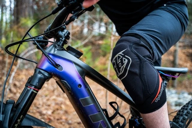 All day knee protection? – Troy Lee Designs Raid Knee Pads Review