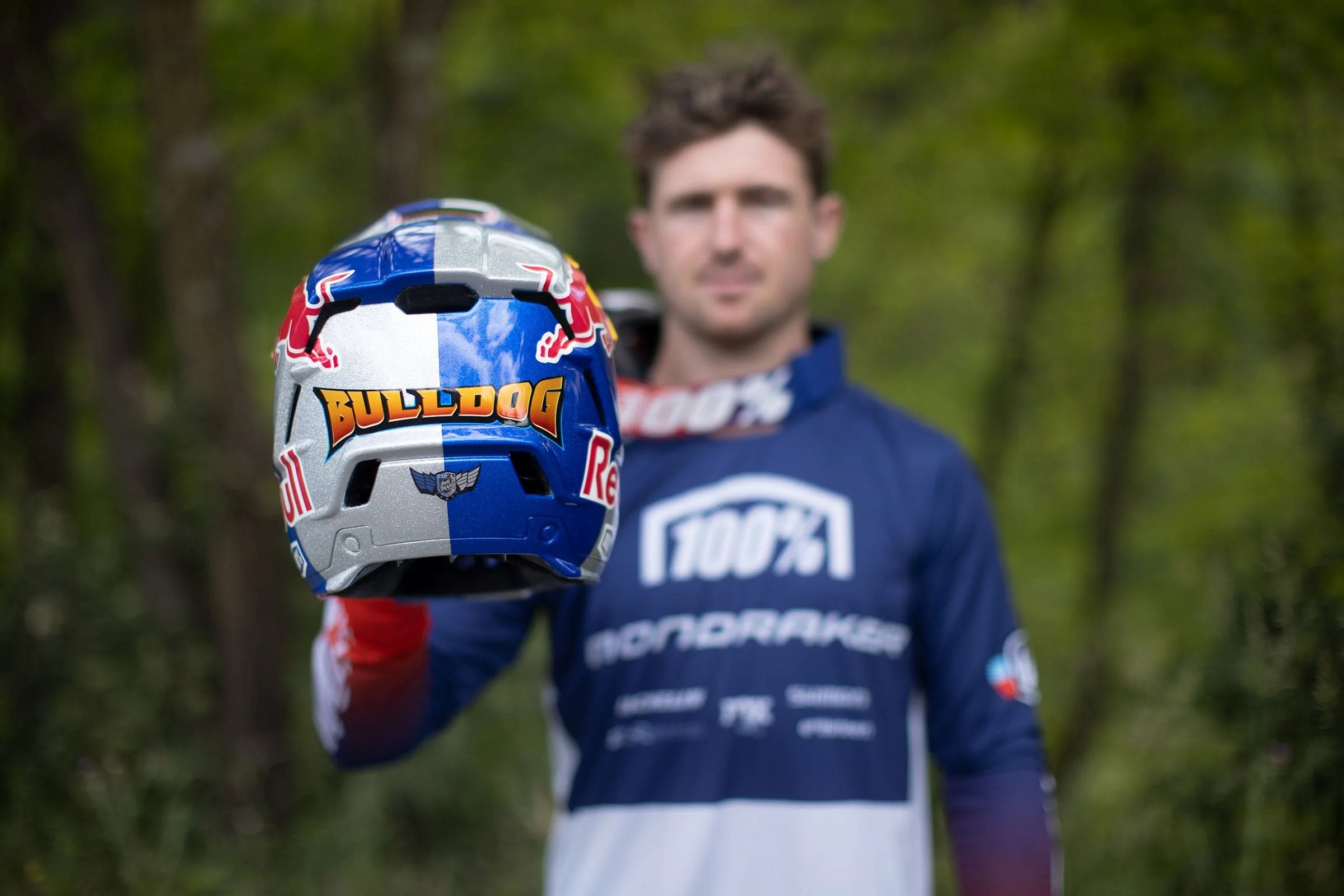 1 Brook MacDonald with Aircraft 2 Bulldog Helmet Visionnaries19 mai 2021121307