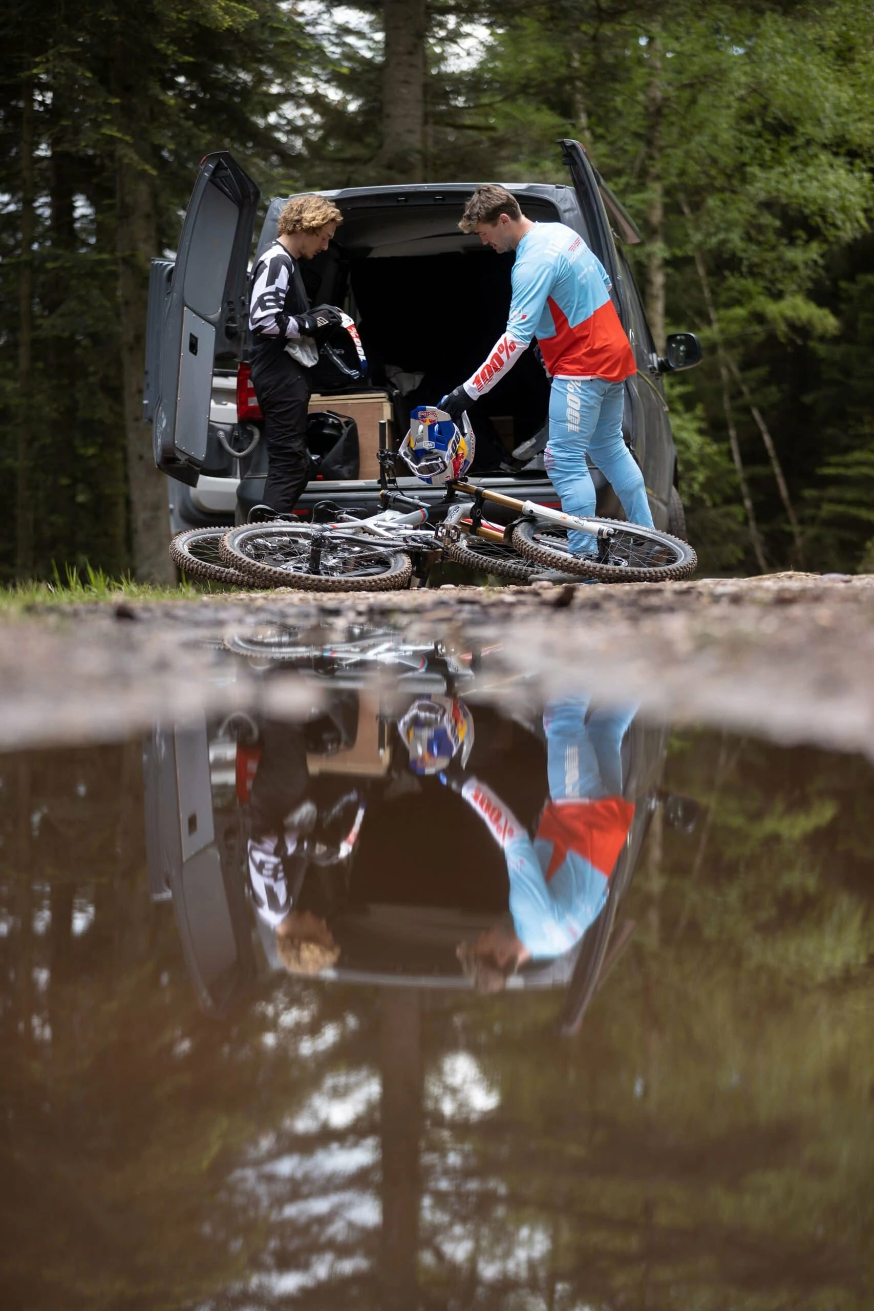 19 Although Brook and Thomas knew each other from Crankworx they never rode together before this trip Visionnaries25 mai 2021141224 2 scaled