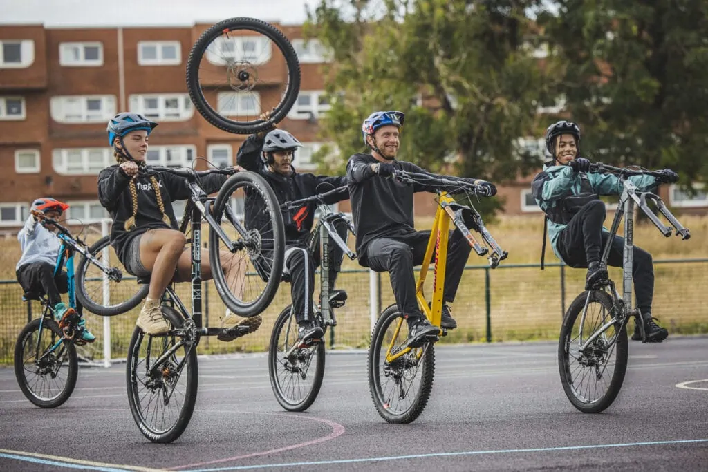 "DO A WHEELIE" with Danny MacAskill 4 Danny MacAskill Do A Weelie
