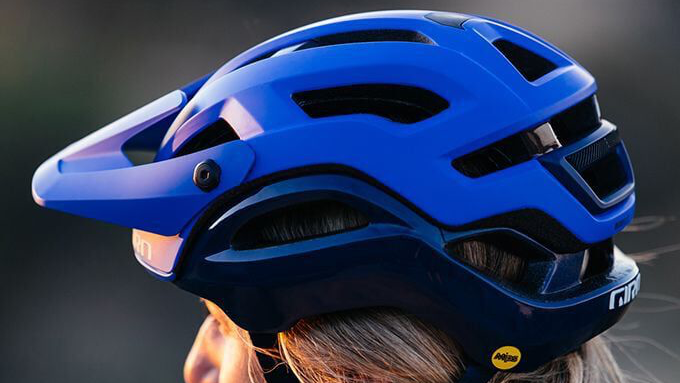 Best eMTB Helmets for Aggressive Trail Riding (2026): Top Picks, Reviews & Comparison 4 Giro Manifest Spherical Helmet