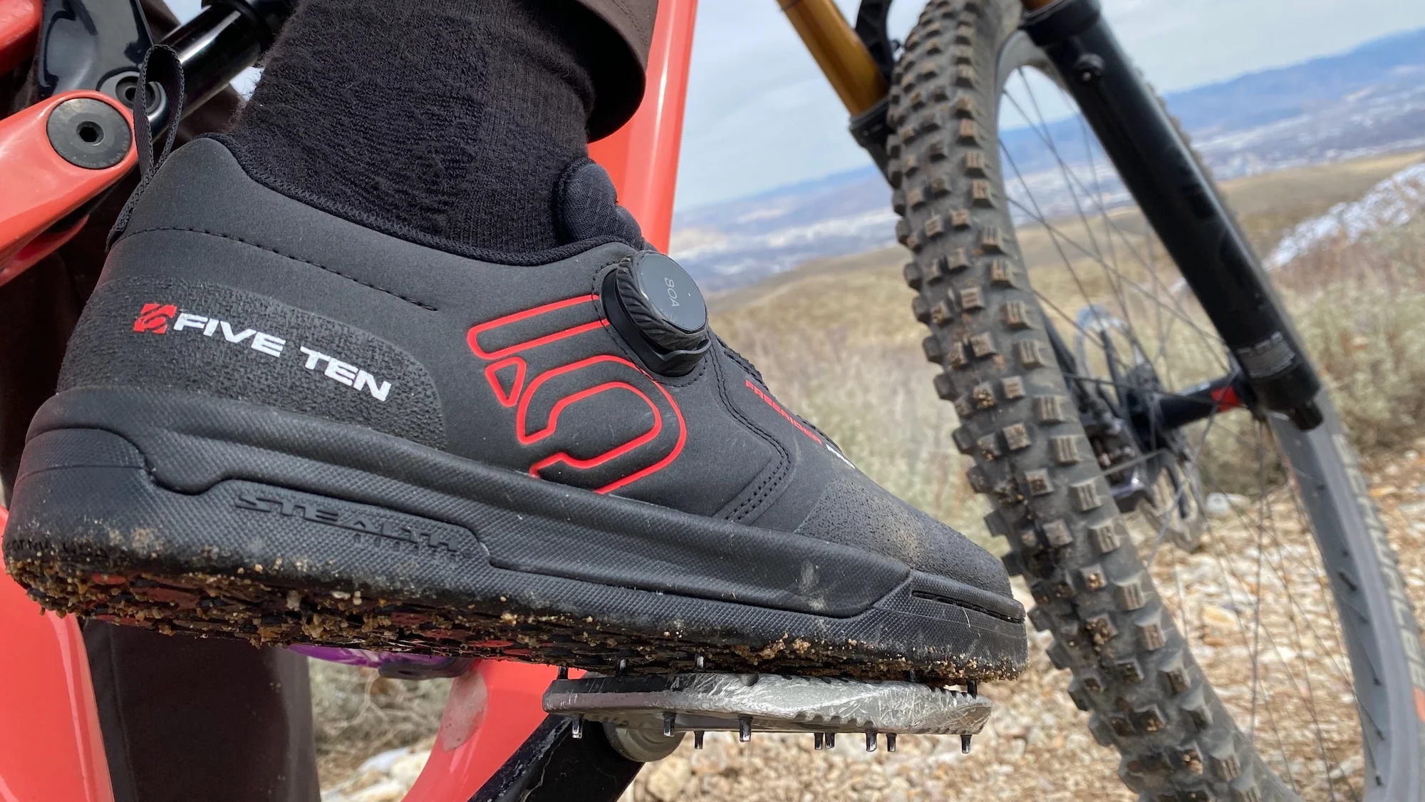 Best Flat Pedal Shoes for eMTB (2026): Grip, Protection, Comfort & Top Picks 5 five ten free rider pro boa