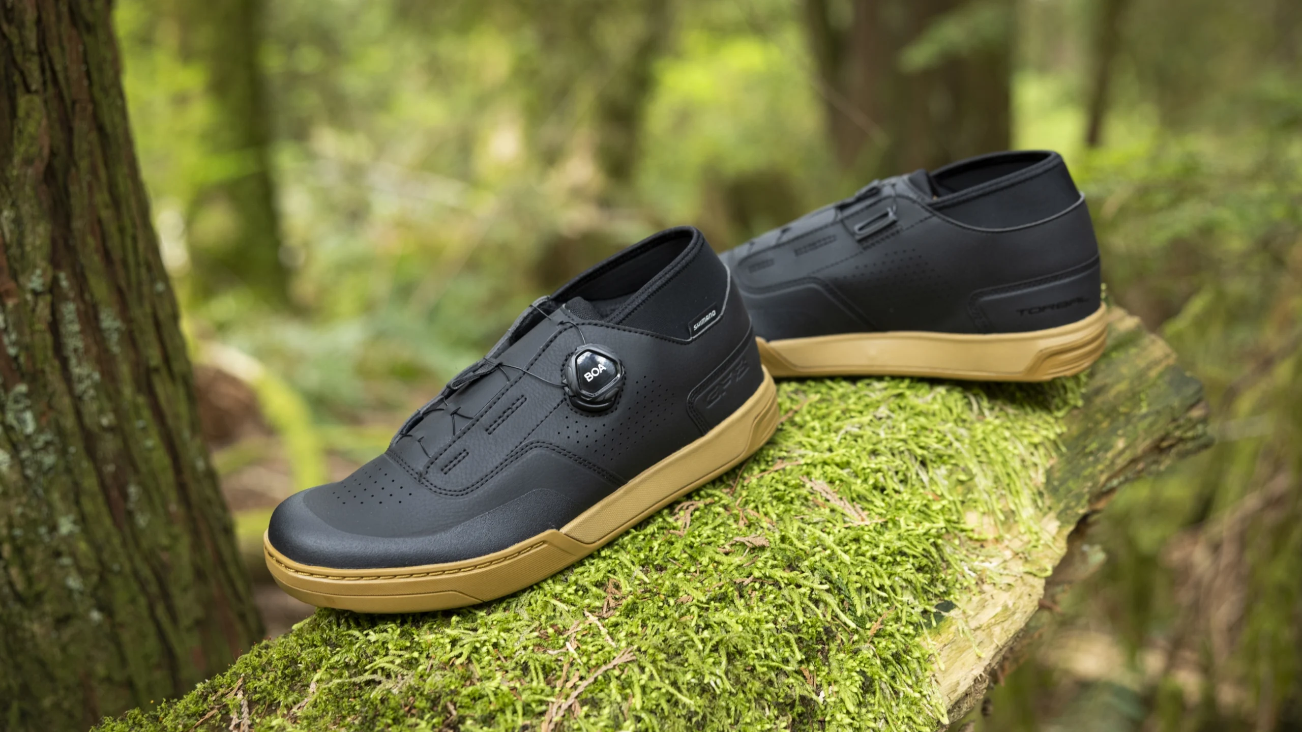 Best Flat Pedal Shoes for eMTB (2026): Grip, Protection, Comfort & Top Picks 6 image 26 edited scaled