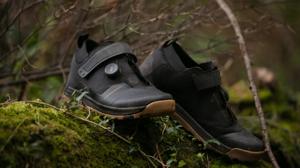 Best Flat Pedal Shoes for eMTB (2026): Grip, Protection, Comfort & Top Picks 9 Crankbrothers Stamp Trail BOA