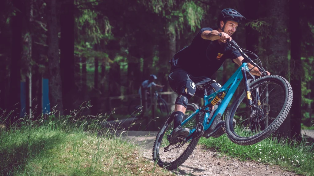 how to manual a mountain bike