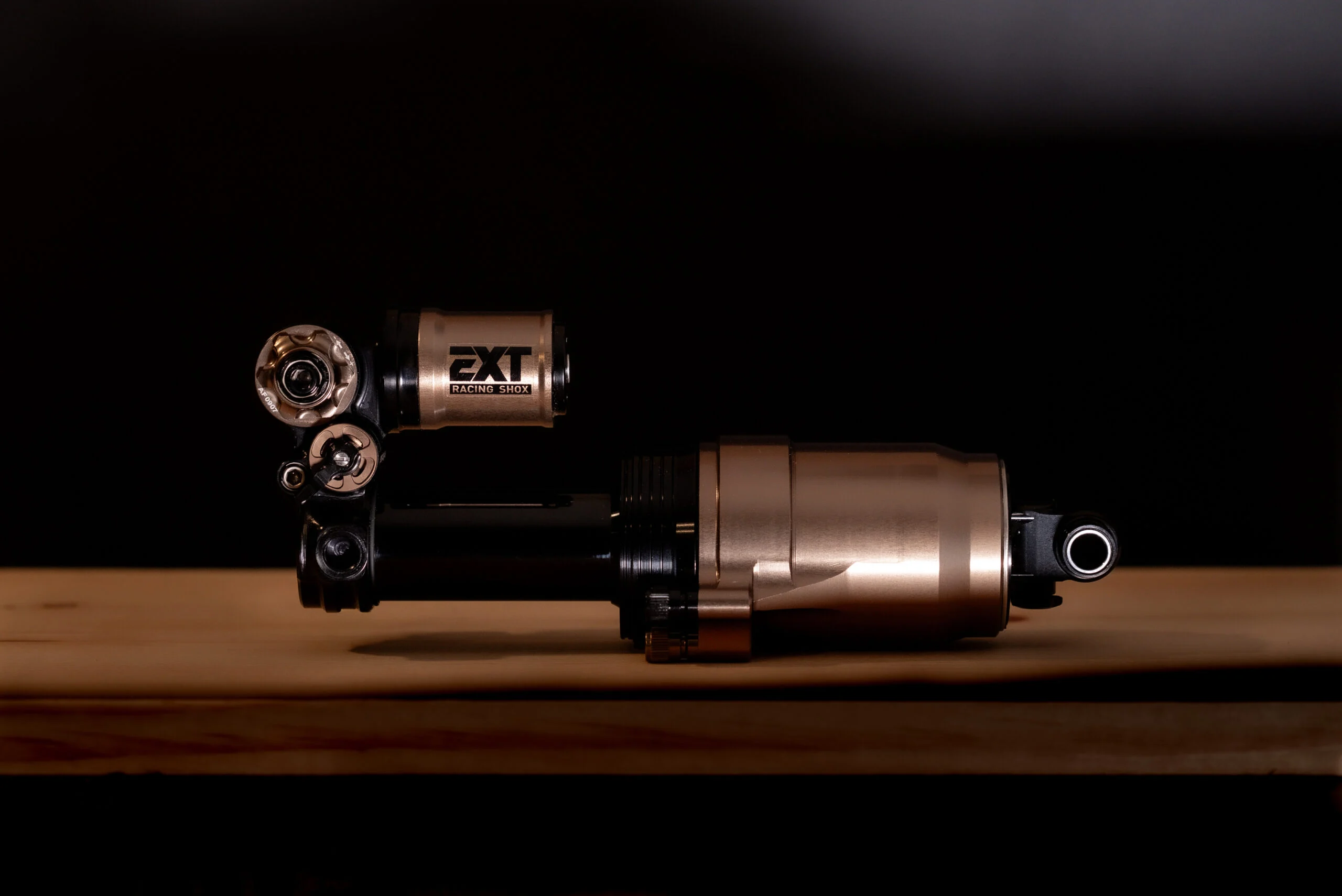 EXT Aria V2 and Aria V2 DH: Air Spring Tuning Without Tokens 4 EXT Aria V2 mountain bike air shocks product photo